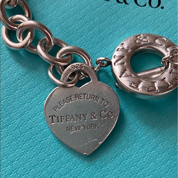Tiffany & Co. Heart Toggle Bracelet - Picture 2 of 12